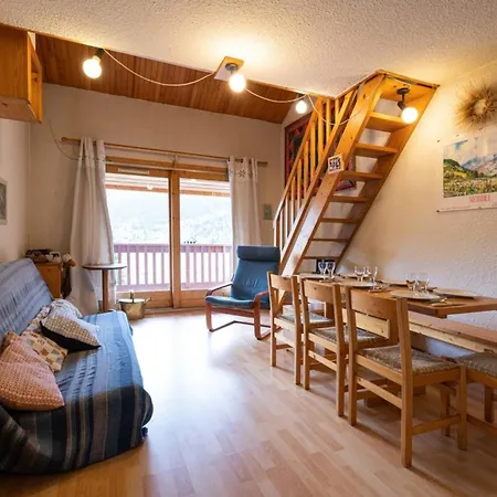 Large Duplex In Meribel Village With Balcony Les Allues